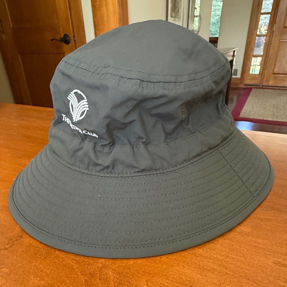 Levelwear Gray Bucket Hat in excellent pre-owned condition. - Picture 2 of 9